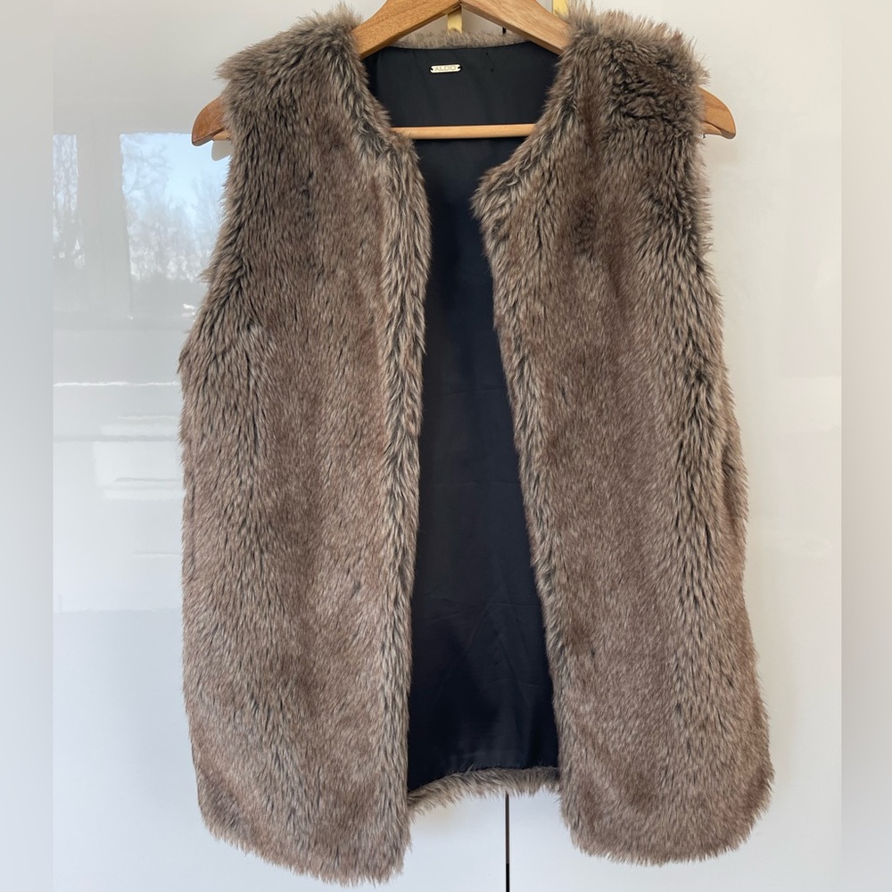 Aldo Faux Fur Vest size Medium - Picture 2 of 5